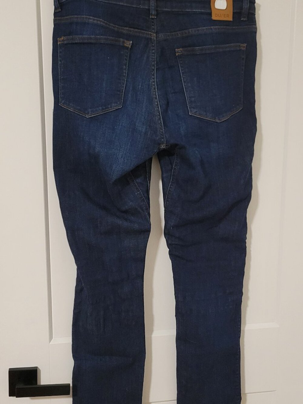 DUER Women’s Performance Denim Slim Straight - Picture 5 of 10